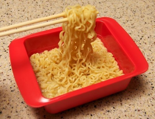 Rapid Ramen Cooker - Microwave Ramen in 3 Minutes - BPA Free and Dishwasher Safe (Red, 1-pack)