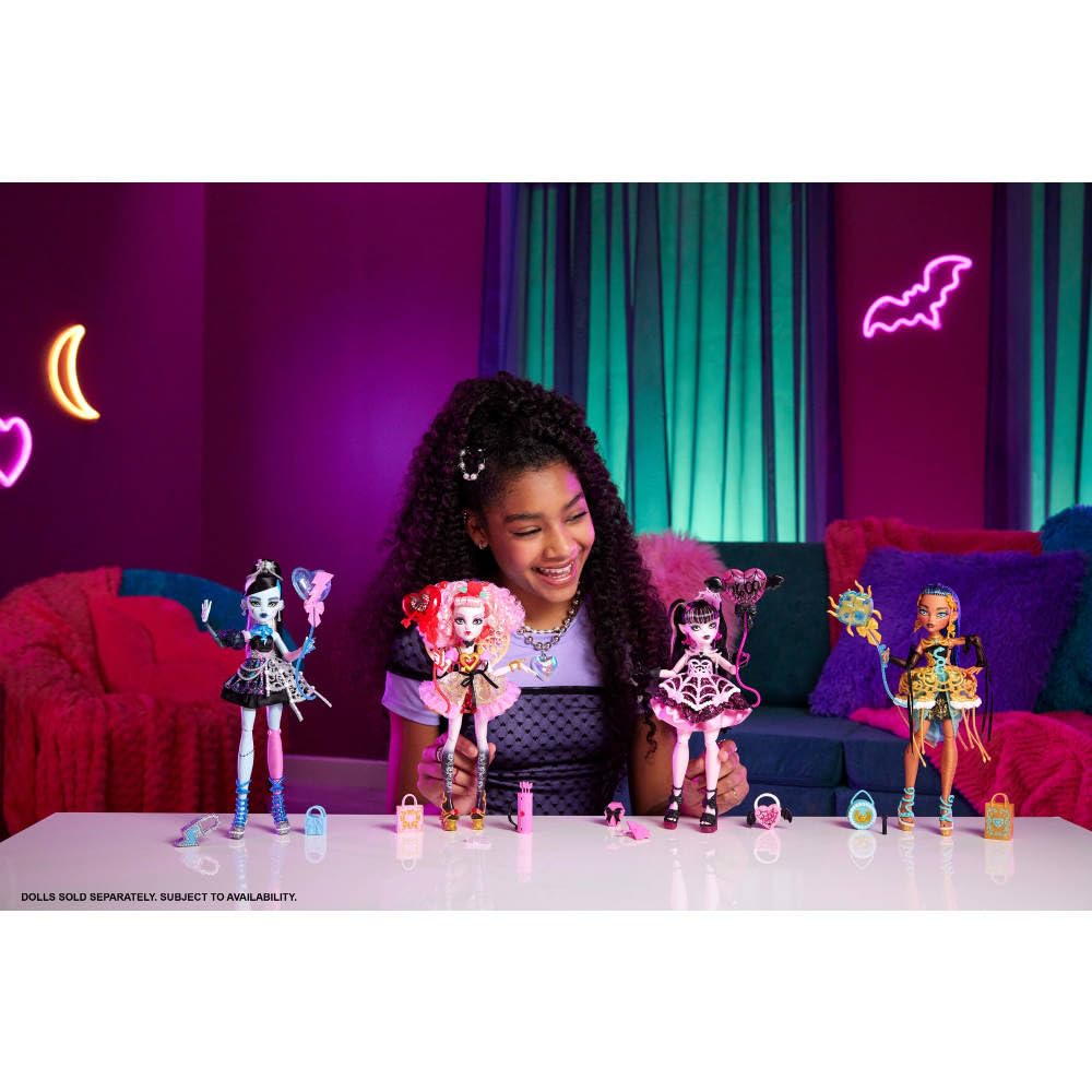 Monster High Scary Sweet Birthday Doll, Draculaura in Pink Party Dress with Themed Accessories Like Invite, Balloon, Gift, Fan and More