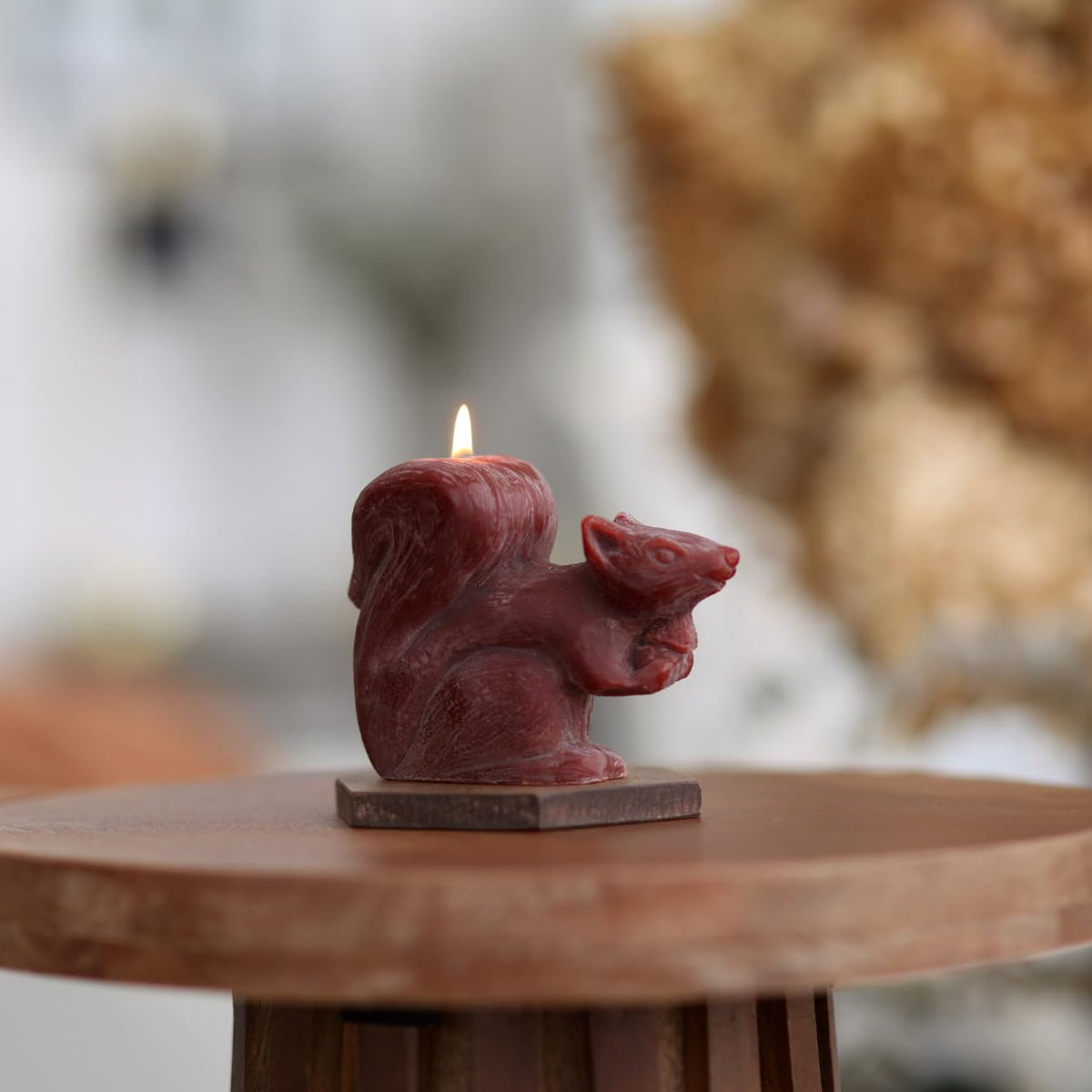 Big Dipper Wax Works Beeswax Squirrel Candle – Handcrafted 100% Pure Beeswax, Chestnut Brown Woodland Décor, Unscented, 24-Hour Clean Burn, Eco-Friendly Fall Animal Gift, 4" x 3.25"