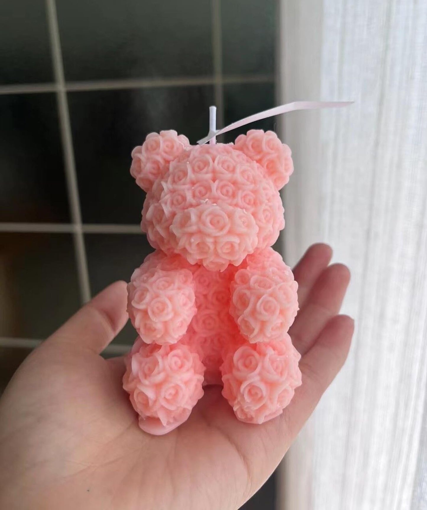 Cute Bear Shape Scented Candle,150G Rose Flower Clusters Aesthetic Handmade Soy Wax Aroma Decorative Candle for Table Photo Prop Wedding Birthday,Prefect Gift for Meditation Stress (Pink Bear)
