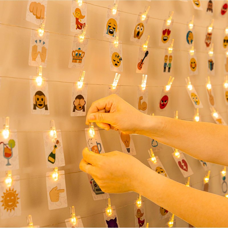 HXWEIYE 50LEDs Photo String Light, Warm White 16.4Ft Battery Powered Fairy Light with 52 Clear Clips & 10 Hooks on Wall for Hanging Picture Dorm Bedroom Party