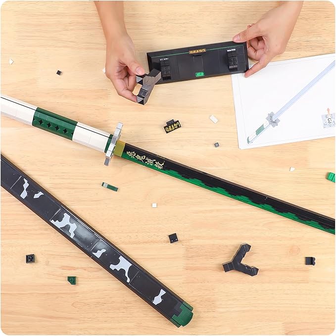 TOY PLAYER Demon Shinazugawa Sanemi Sword Building Set 710Pcs Toy Building Set Toy Compatible with Lego Anime Katana Building Set Gift for Anime Fans