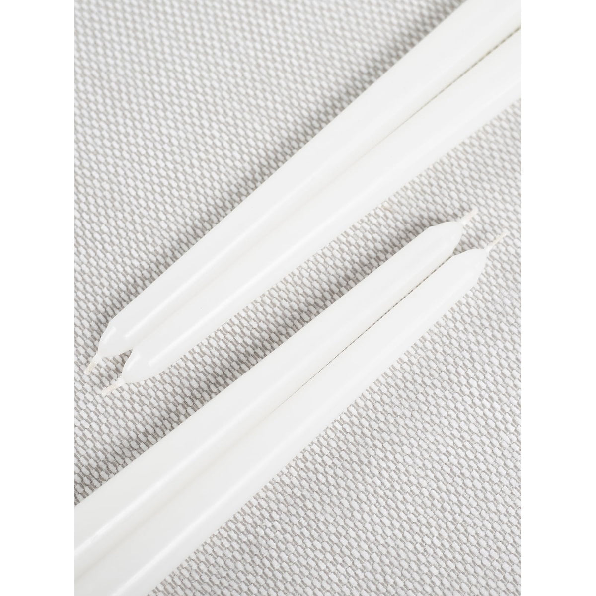 CANDWAX 10 inch White Taper Candles - White Candle Pack of 4 - Christmas Candle Tapers - Unscented Dripless Smokeless Long Burning Tall Candlesticks - Christmas Tapered Candles for Home Decor