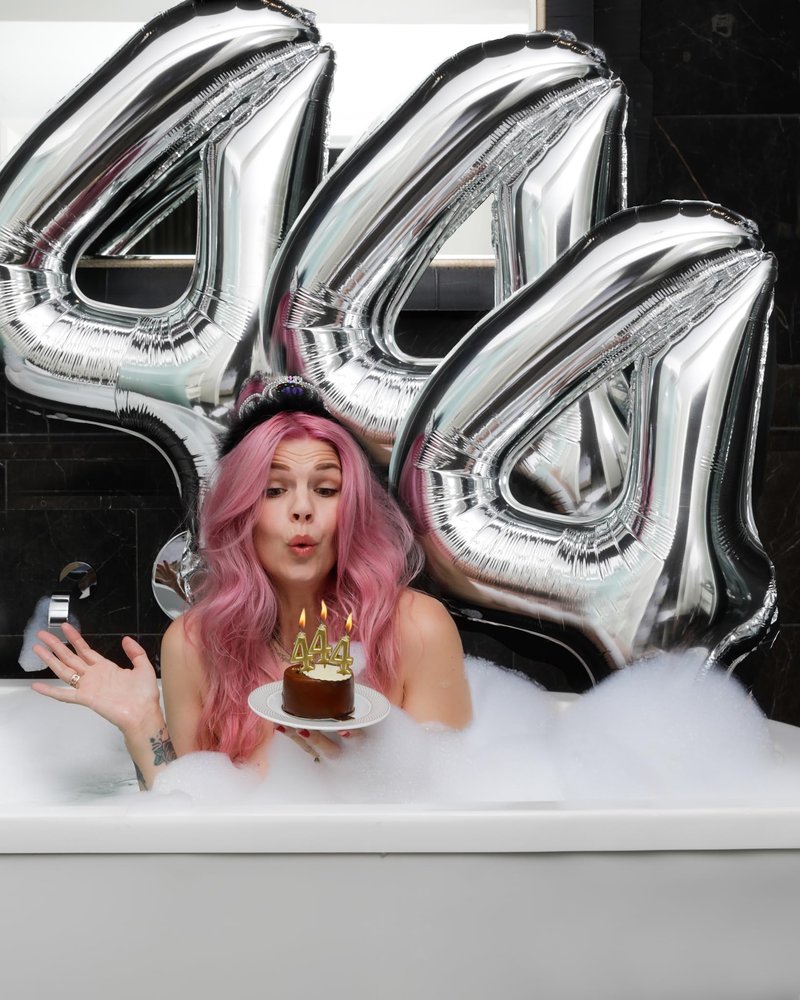 Silver Number 4 Balloon 40 Inch, 4th Birthday Party Decorations for Children, Giant 4 Foil Balloon for Party Supplies