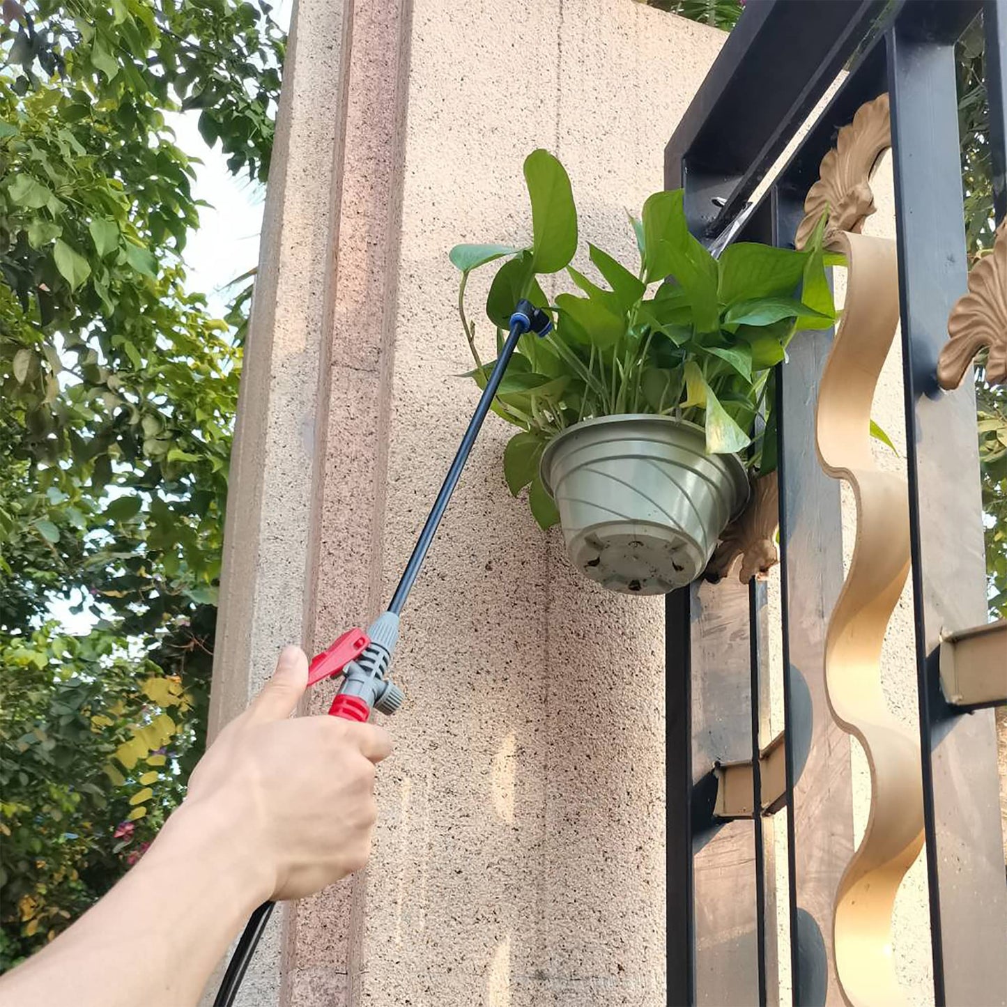 ePizdiz Watering Can Device for Watering Hanging Plant Basket Hard to Reach High Plant Watering Bottle Sprayer for Indoor or Garden 2L(0.5Gal)