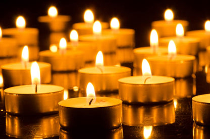JAWSHEE Tealights, Pack of 25 Unscented Tealight Candles, with 3-4 Hours Burning Time, Odorless, Smokeless and Dripless Decorative Candles