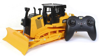 Diecast Masters 1/24 Caterpillar D7E Dozer Radio Control Made of Durable Plastic 25002
