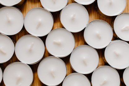 JAWSHEE Tealights, Pack of 25 Unscented Tealight Candles, with 3-4 Hours Burning Time, Odorless, Smokeless and Dripless Decorative Candles