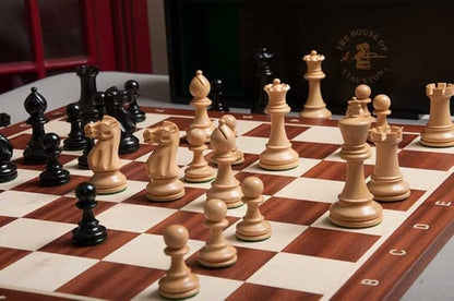 The House of Staunton The Grandmaster Chess Set Box and Board Combination - Ebonized Boxwood
