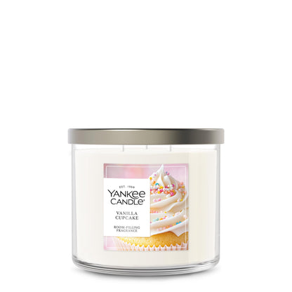 Yankee Candle Vanilla Cupcake, Scented Candle, 14.5oz 3-Wick Candle Jar with up to 40 Hours Burn Time, Giftable