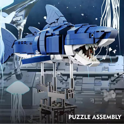 Mechanical Shark Building Set for Boys 12-20 with LED Light and Display Stand 687 PCS Rotatable Function Sea Animal STEM Toy Home Decor Gift Adults Teens Kids Boys Ages