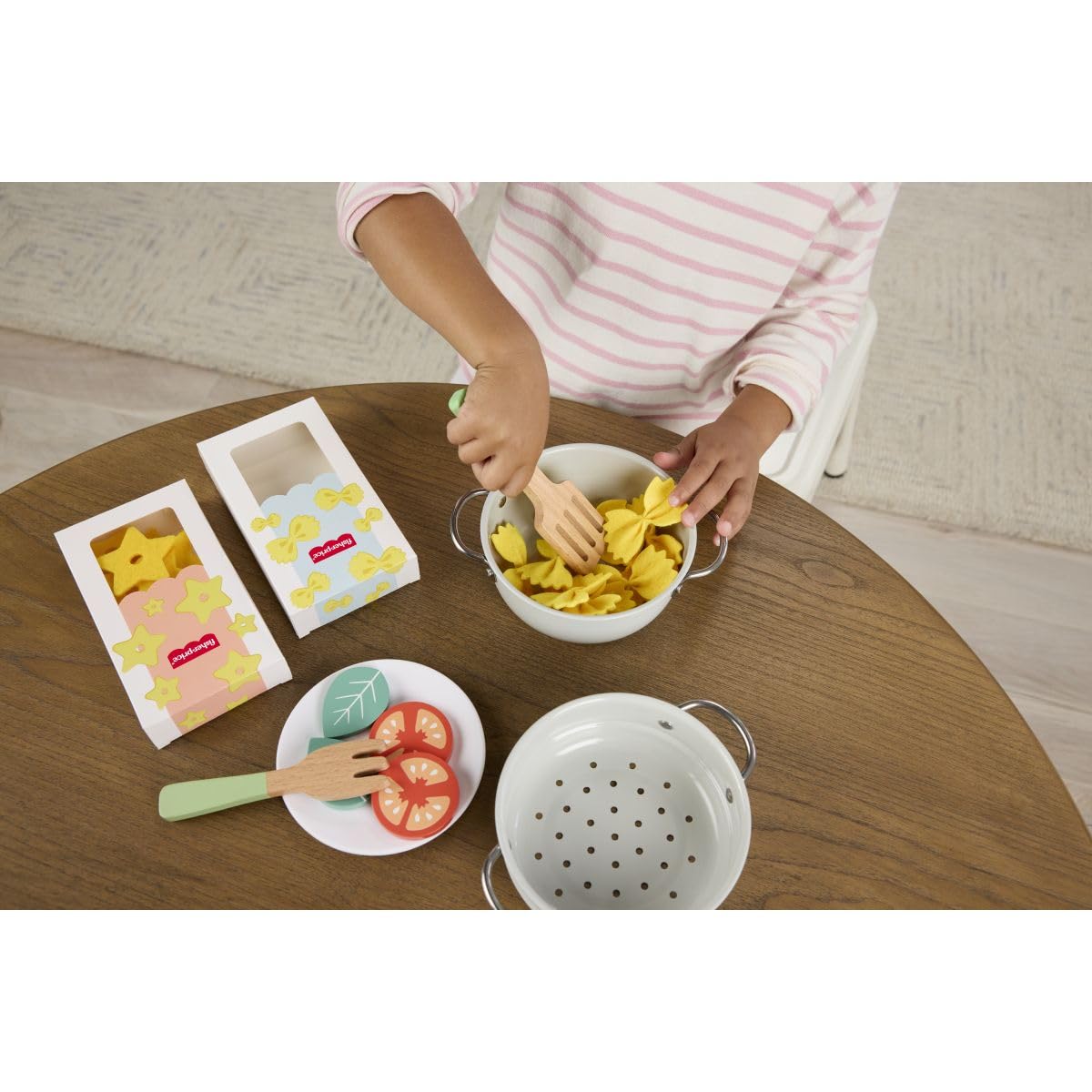 Fisher-Price Wood Pretend Cooking Set, Pots & Pasta Chef, 31 Pieces Play Food & Wooden Utensils for Preschool Kids Ages 3+ Years