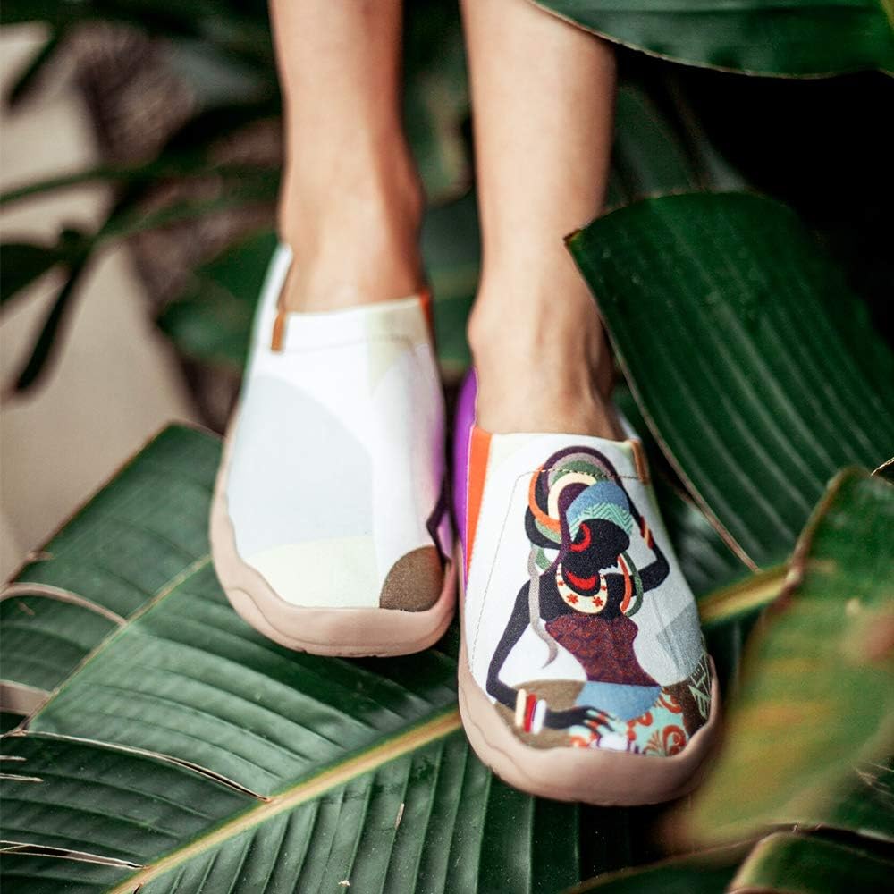 UIN Women's Walking Travel Shoes Slip On Canvas Casual Loafers Lightweight Art Painted Flats Comfort Fashion Sneaker (African Beauty 7)