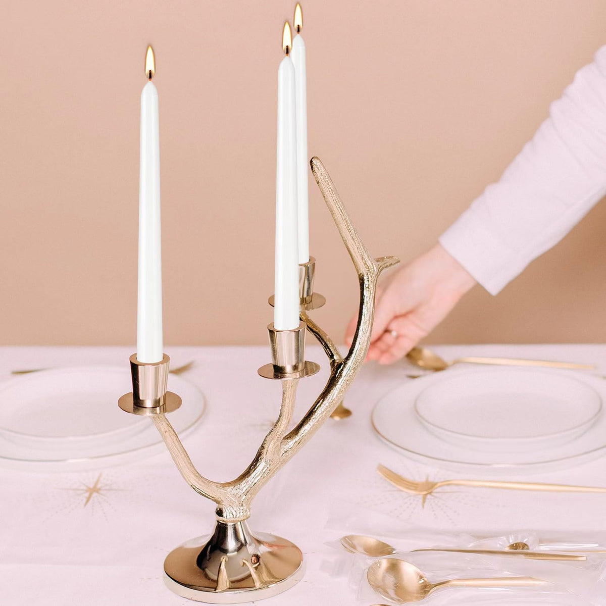 YOROXRG 100Pack White Taper Candles, 7-8 Hours Burn Time, Unscented, Smokeless and Dripless, 0.75 x 10 Inch Dinner Candle Set for Household, Wedding, Party and Home Décor Candlesticks