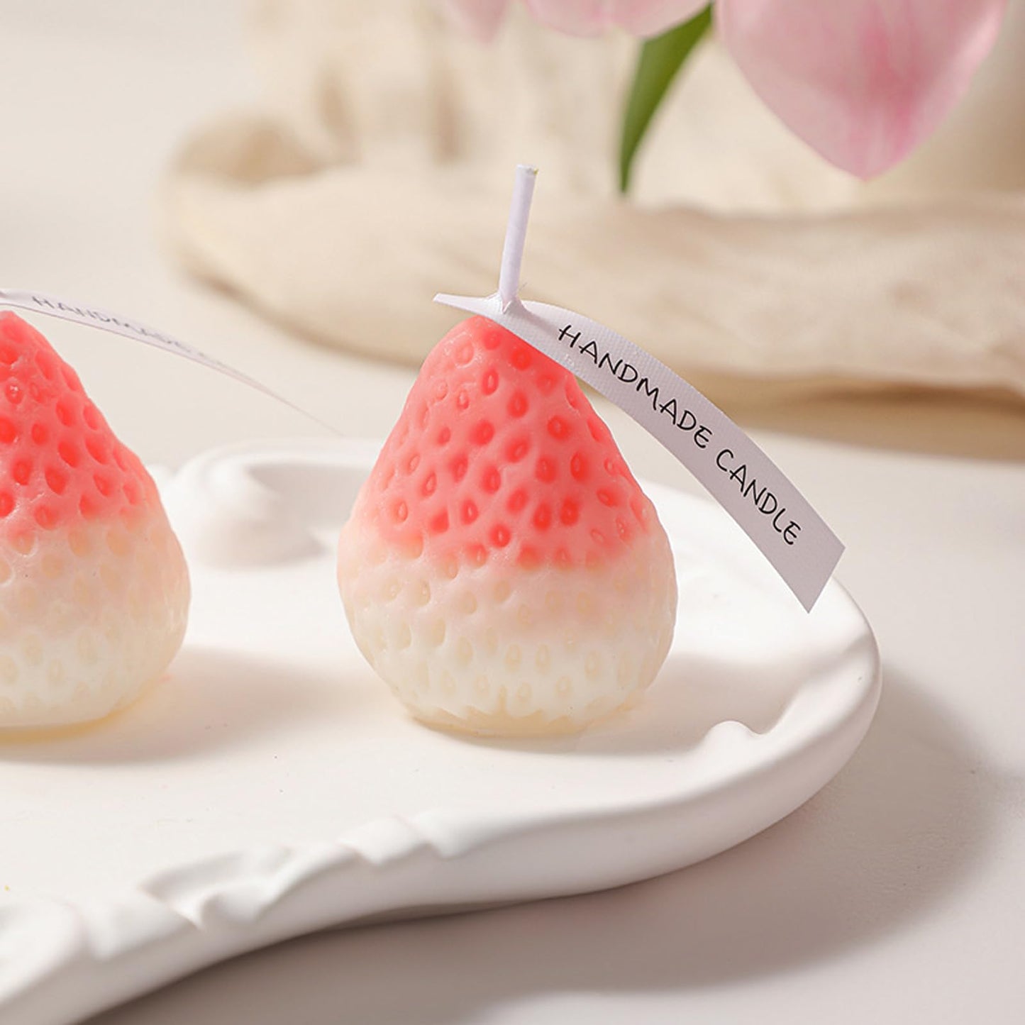 Strawberry Shaped Scented Candle,4PACK 75G Fruit Aroma Soy Wax Decorative Candle for Table Photo Prop Birthday Gift,Prefect for Meditation Stress Relief Mood Boosting Bath Yoga (Pink&White)