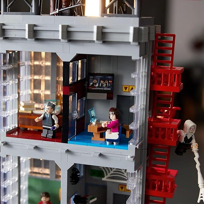 Lego Marvel Super Heroes Playset from 16 Years - Daily Bugle 76178