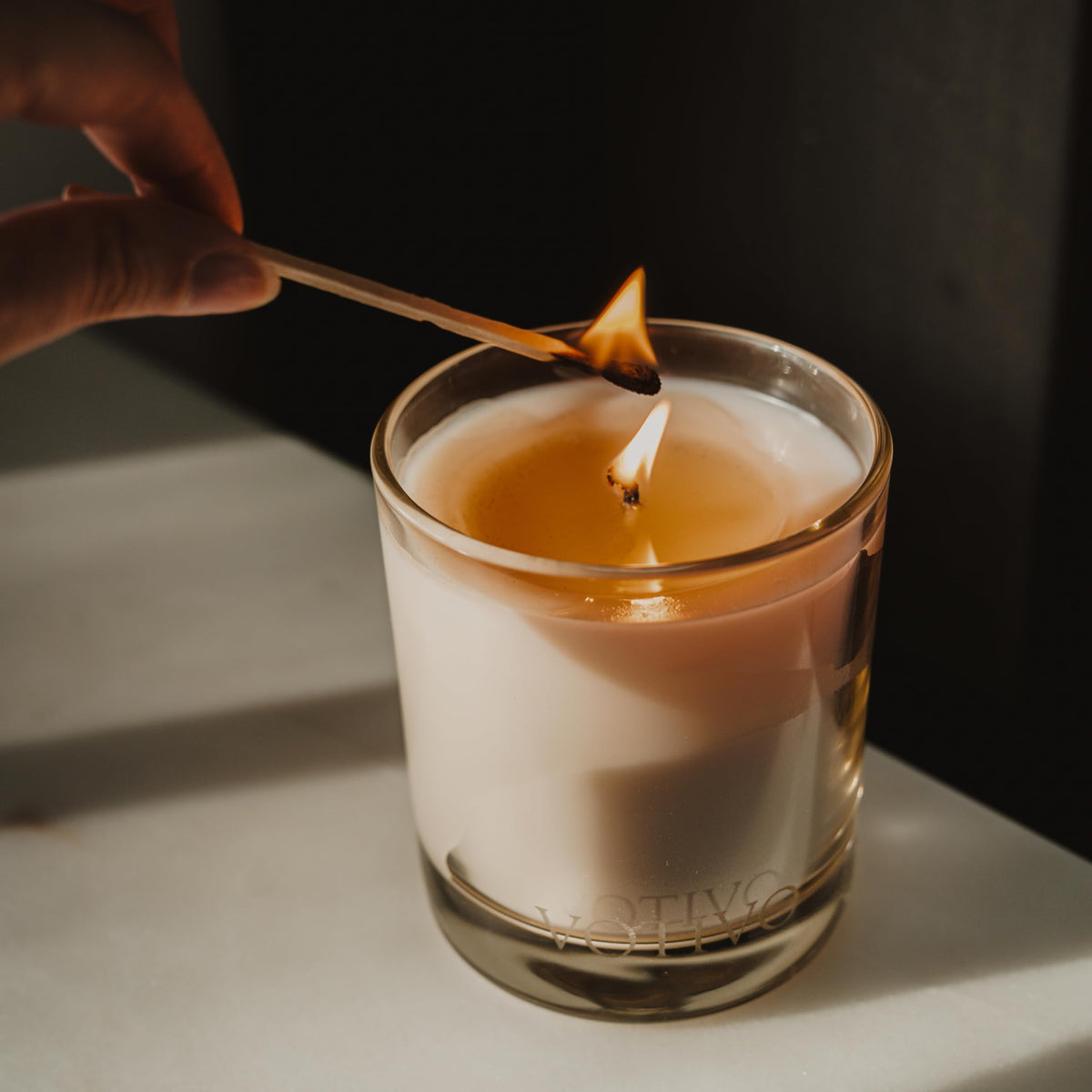 Votivo Honeysuckle 10 oz Signature Candle | Soy Wax Blend | Luxury Glass Jar & Box | Home Decor | Gifts | Highly Scented