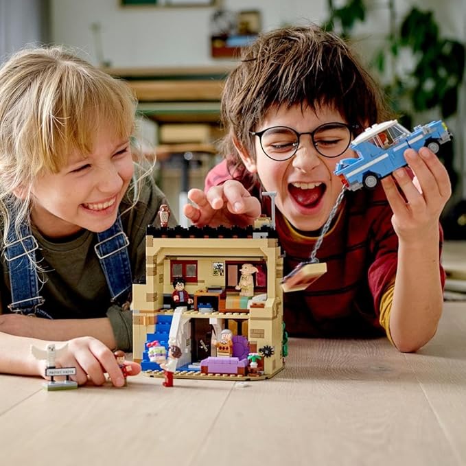 LEGO Harry Potter 4 Privet Drive 75968 House and Ford Anglia Flying Car Toy Wizarding World Gifts for Kids Girls &amp Boys with Harry Potter Ron Weasley Dursley Family and Dobby Minifigures