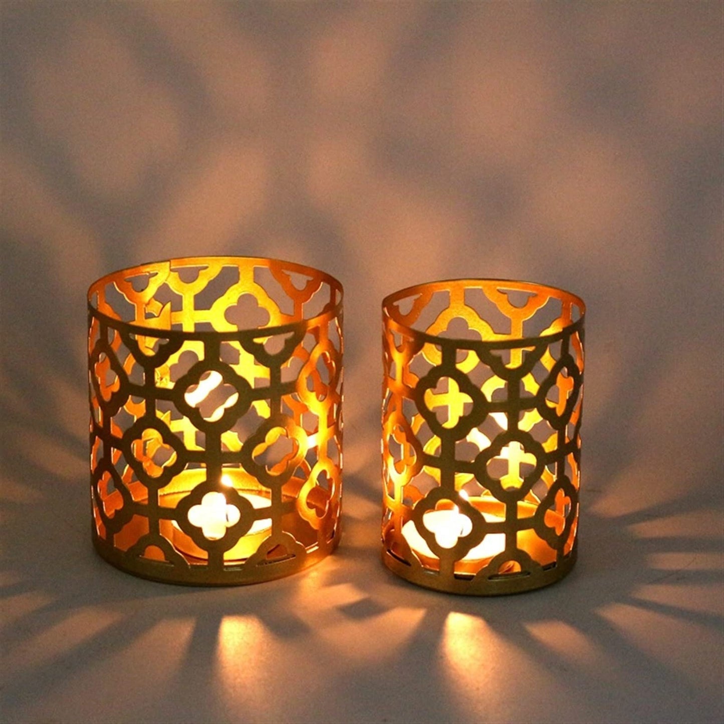Ornaments Candle Holders for Candlesticks Golden Geometric Hollow Wrought Iron Candle Holder Creative Aromatherapy Candle Cup Home Decoration Ornaments