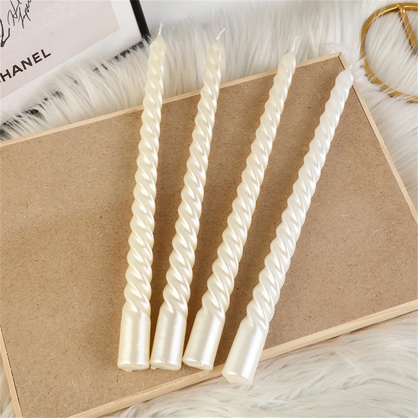 SEVEN LUCKY LIGHT 10 Inch Spiral White Taper Candles Set of 4, Metallic Finish Dripless Candlesticks, 8+ hrs Smokeless Clean Burning for Christmas, Home, Dinner, Wedding & Church Decor