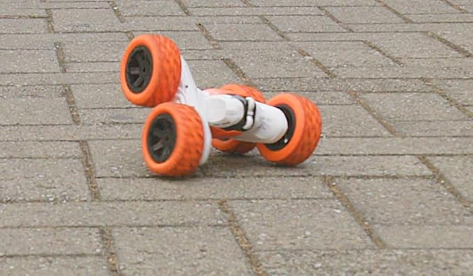 LEXiBOOK- Crosslander Luminous Terrain Car Wrist Remote Rechargeable Electronic Action Kit White/Orange Color