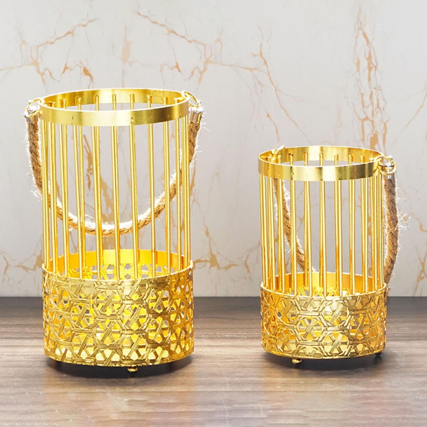 MIXIKE 2Pcs European Metal Candle Holder Hollow Out Iron Candlesticks with Rope Handle Hangings Tealight Candle Stand for Party