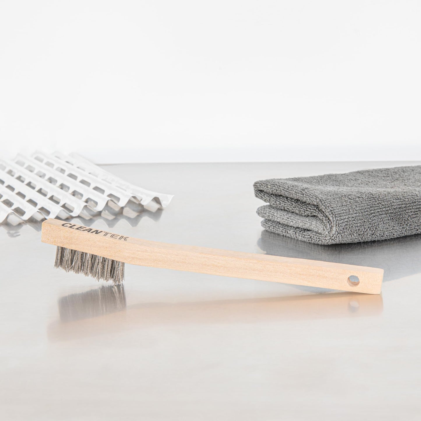 Restaurantware-Clean Tek Professional 7.87 Inch Oven Brush, 1 Heavy-Duty Pizza Stone Brush - Stainless Steel Bristles, Curved Handle, Wood, Scrapes Baked-On Grease, for Bakery Oven