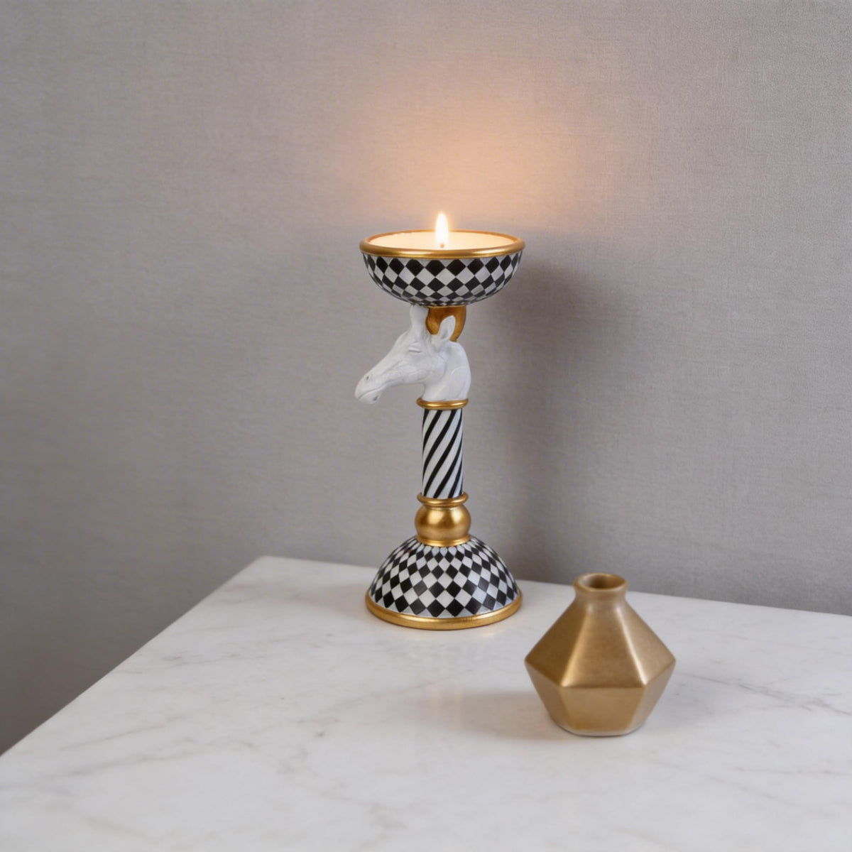 Checkered Animal Candle Holders, Resin Black White Checkered Tiger Head Candlestick Holders, Cute Black-and-White Pillar Candle Stand Home Decorations (Giraffe)