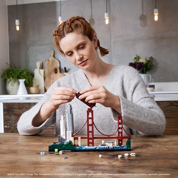 LEGO Architecture Skyline Collection 21043 San Francisco Building Kit Includes Alcatraz Model Golden Gate Bridge and Other San Francisco Architectural Landmarks (565 Pieces)