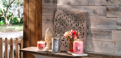 Yankee Candle Fresh Cut Roses Scented Premium 22oz Single Wick Candle Over 110 Hours of Long-Lasting Aroma Ideal for Home Decor Gifting and Events Classic Large Jar Pink (Pack of 1)