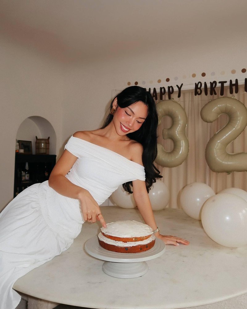 Cream Number 7 Balloon 40 Inch, 7th Birthday Party Decorations for Children, Giant 7 Foil Balloon for Party Supplies