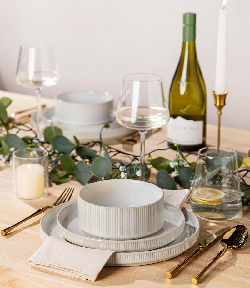 TheTerra Ceramic Dinnerware Sets for 4, 12 Pieces Porcelain Lightweight Plates and Bowls Sets, Scratch Resistant Dish Set, Oven & Microwave & Dishwasher Safe