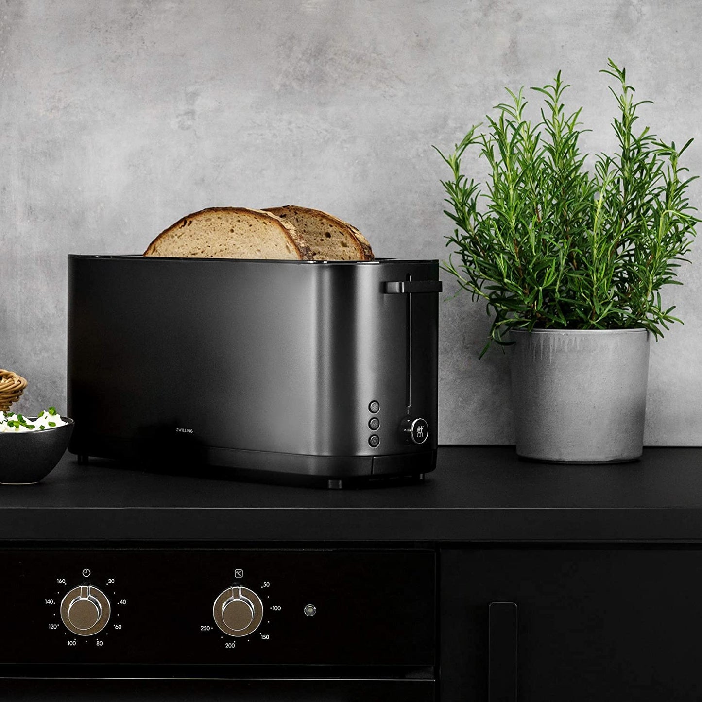 ZWILLING Enfinigy, 4-Slice Long Slot Toaster, Extra Wide 1.5" Slots for Bagels and Toast, Black