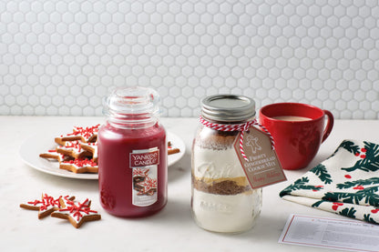 Yankee Candle Frosty Gingerbread Scented, Classic 22oz Large Jar Single Wick Candle, Over 110 Hours of Burn Time | Holiday Gifts for All