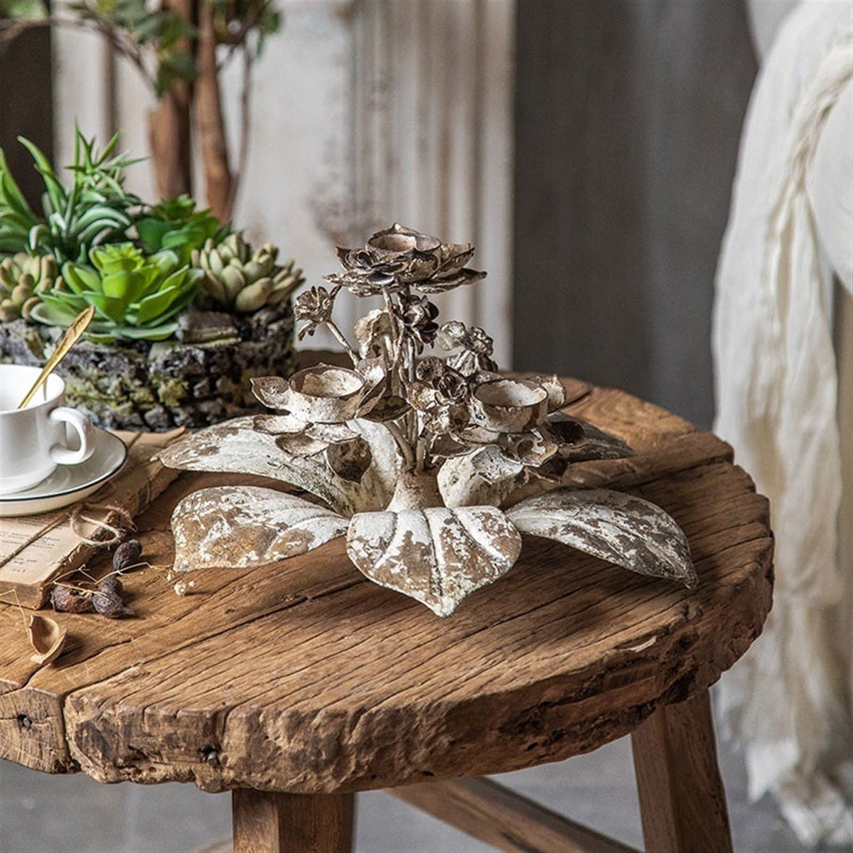 cfycfy987 Candelabra European Style Retro Flower Candlestick Iron Old Table Decoration Wedding Party Decoration Shooting Props Candle Sticks Holder