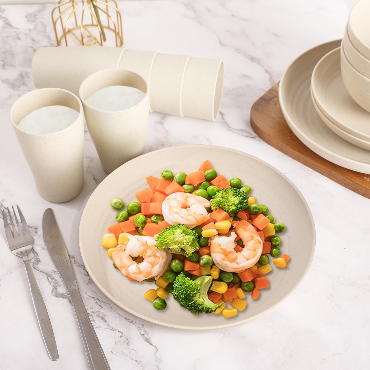 Gudvilla Wheat Straw Dinnerware Sets, 32Pcs Plastic Plates and Bowls Sets for 8, Unbreakable Reusable Wheat Straw Bowls Plates Cups Dishes Set, Dishwasher Microwave Safe, for RV Kitchen Camping
