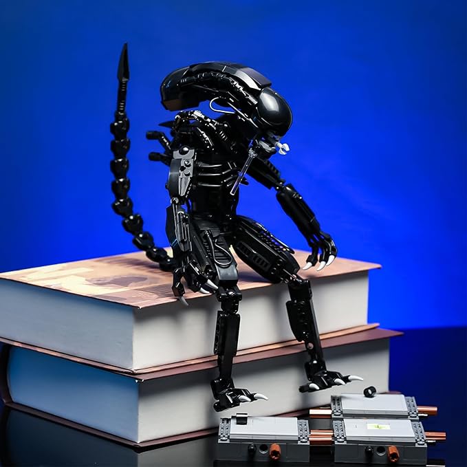 Xenomorph Action Figure Building Kit Compatible with Lego Sets for for AdultsHorror Halloween Toys for Boys 8-1214 Years Up 616 pcs