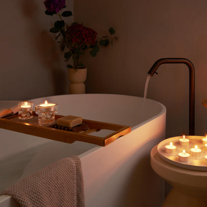 Bolsius - Large Pack of Tea Lights - 90 Pieces - 8 Burning Hours - White - Long Burning Time - Decorative Household Candles - Without Palm Oil - Clean Burning