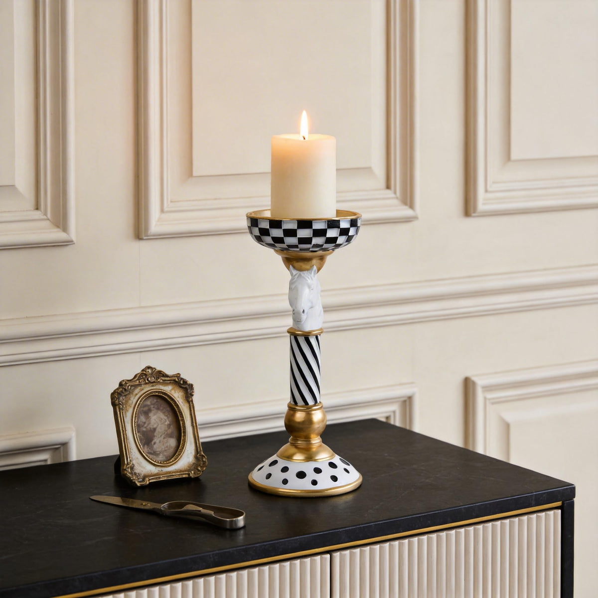 Checkered Animal Candle Holders, Resin Black White Checkered Tiger Head Candlestick Holders, Cute Black-and-White Pillar Candle Stand Home Decorations (Horse)