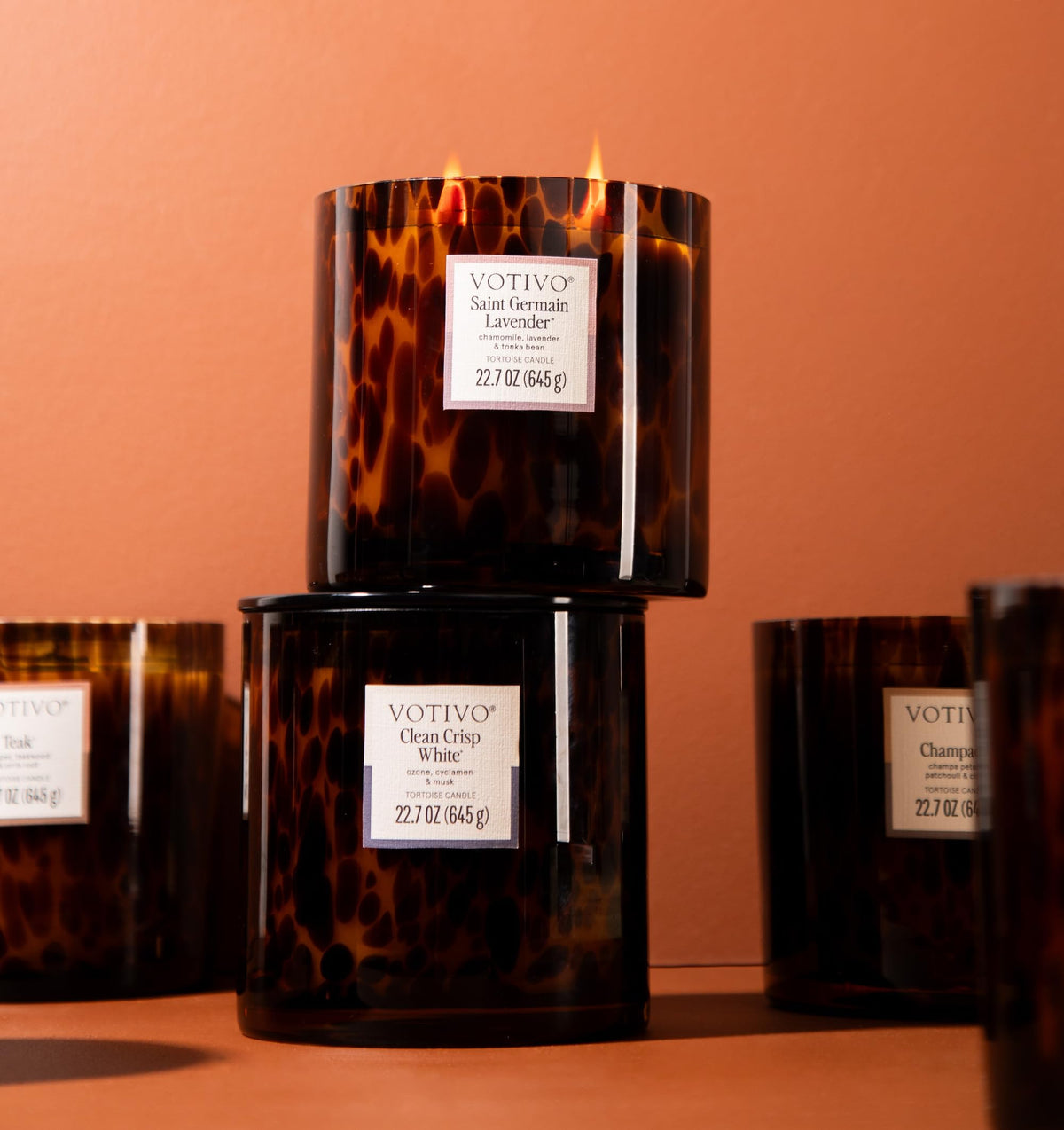 Votivo Clean Crisp White Tortoise Scented Candle | 22.7 oz Soy Wax Blend | Luxurious Cotton Scent | Decorative Home Decor Tortoiseshell Pattern | 100 Hour Burn Time