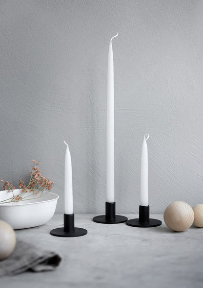 Kunstindustrien® White Taper Candles – Set of 4, 13.8" – Made in Denmark, Long Burning Candles 15h, Unscented & Smokeless Candlesticks – Elegant Tall Candles for Weddings, Dinners & Home Decor (White)