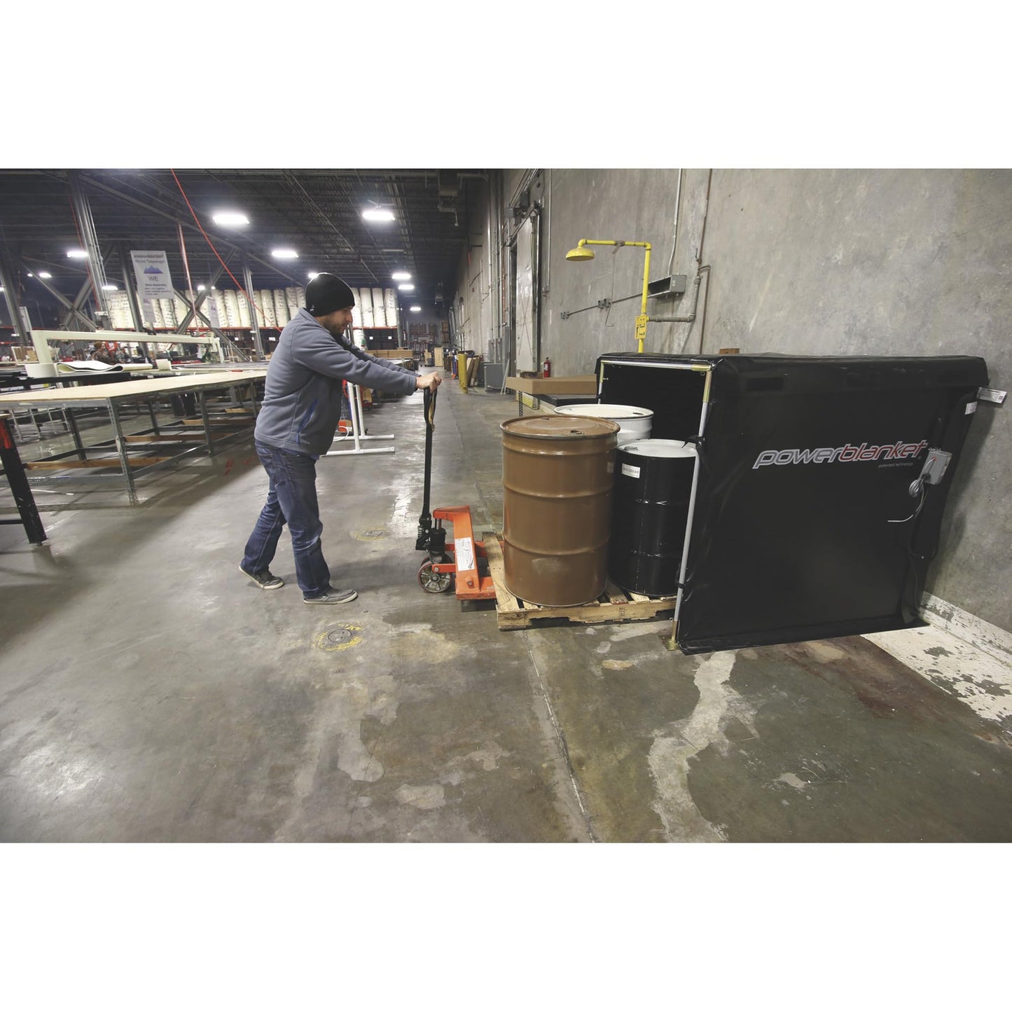 Powerblanket HB64PRO-1440 Bulk Material Warmer, Hot Box Heater, 64 cu. ft. Heated Space, 1440W, 120V, Black