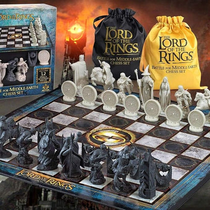 The Noble Collection The Lord of The Rings Chess Set: Battle for Middle-Earth