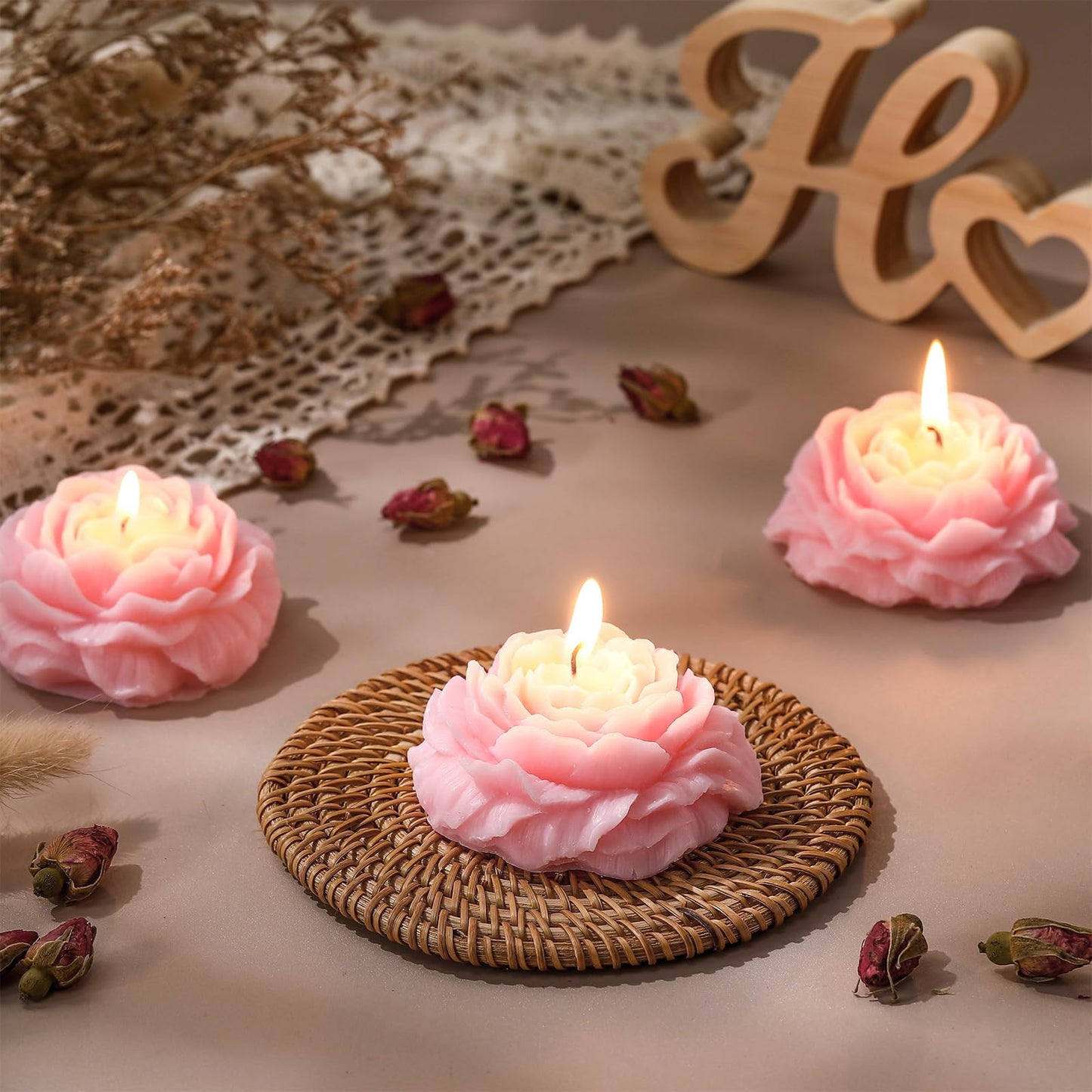 Roowest 3 Pcs Flower Shape Trendy Candles Floral Shaped Aesthetic Candle Soy Wax Handmade Minimalism Decorative for Home Spa Yoga Decor Art Gift(Pink)