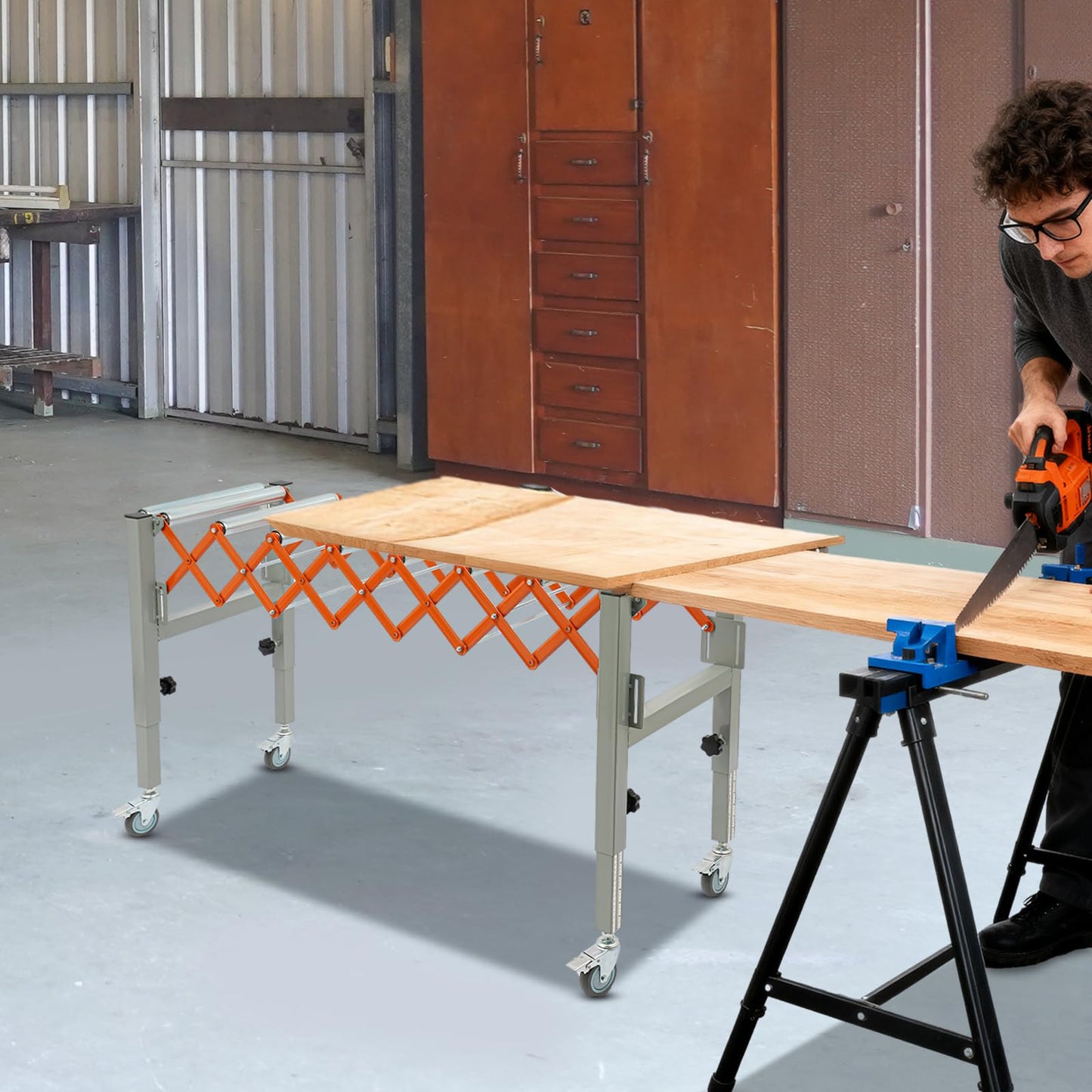 Adjustable Roller Conveyor 110LBS Telescopic Conveyor Roller Table with Scale Display & 2 Hooks Length 18'' to 51'' Height 20'' to 32'' Flexible Folding Turning Conveyor Belt 17'' Wide Conveyor Roller