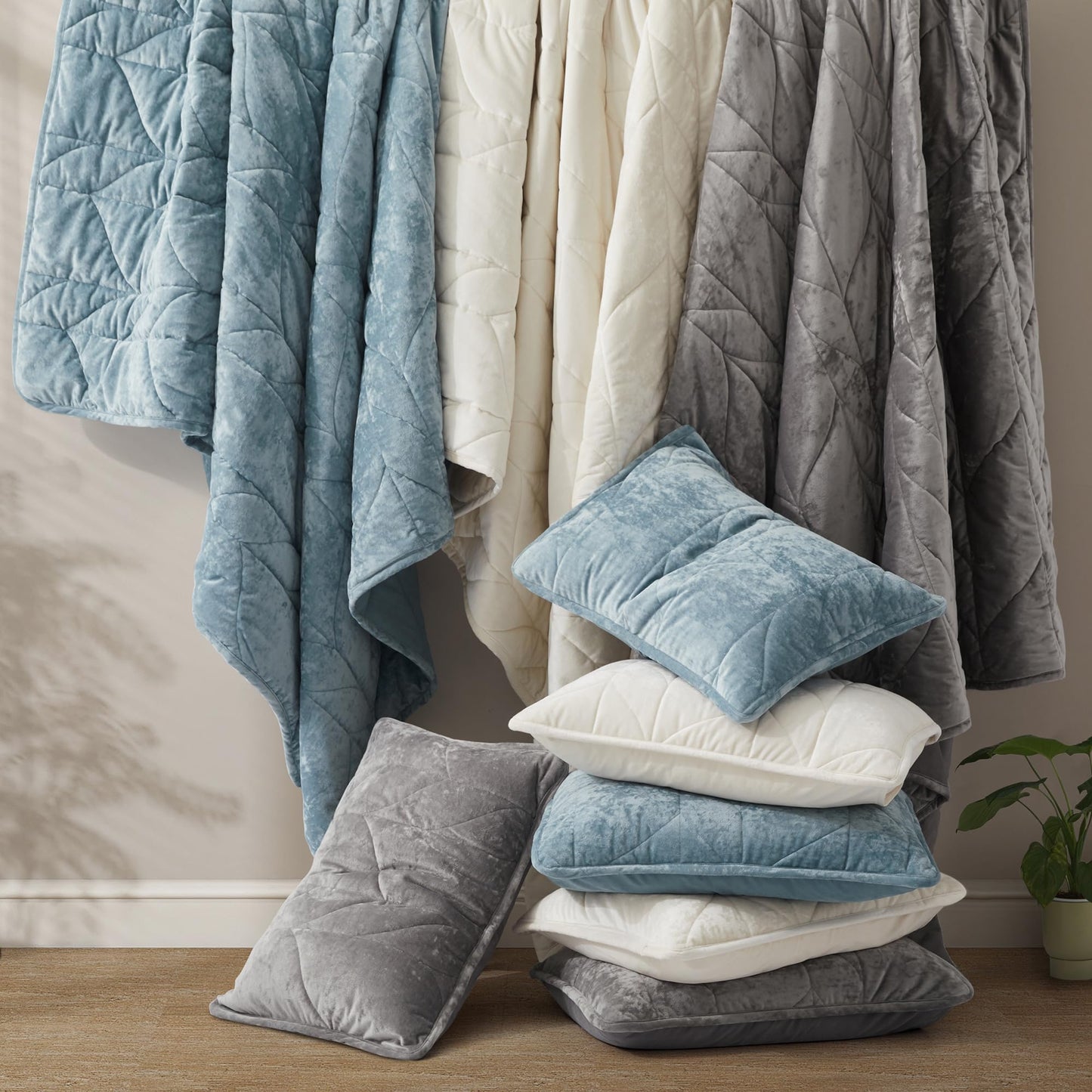 Oli Anderson Velvet Quilt Set Queen Size - Lightweight Bedspread Coverlet - Soft Velvet Comforter Set - Reversible Quilted Bedding Set for All Seasons - Ash Blue - 3 PCS (1 Quilt, 2 Pillow Shams)