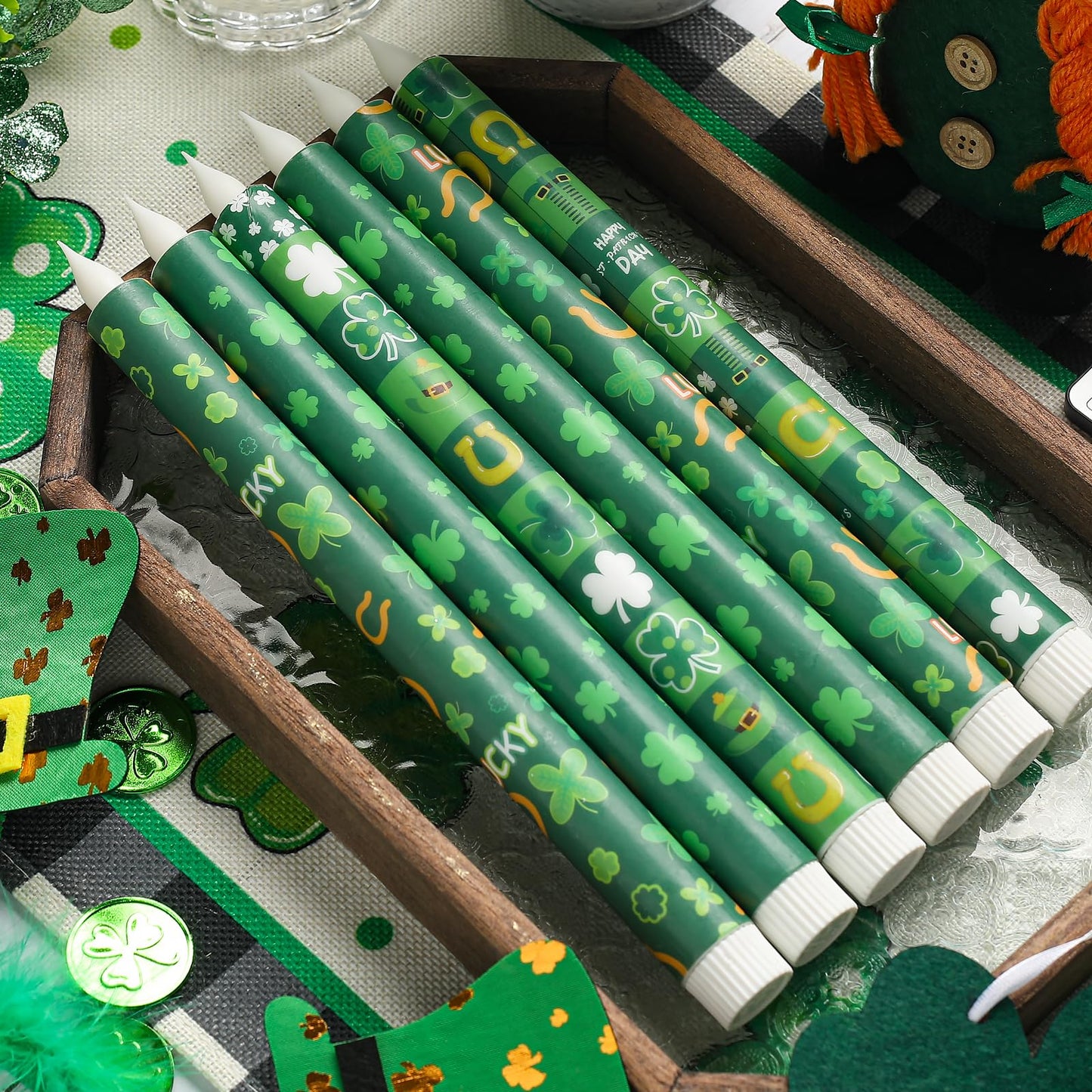 LCZLUMIPRO 6Pcs St. Patrick' s Day Flameless Taper Candles, 10.63" Green Battery Operated LED Shamrock Candles with Lucky Charms,Remote Timer, Candlesticks,Irish Party Favor Gifts for Home Table Decor