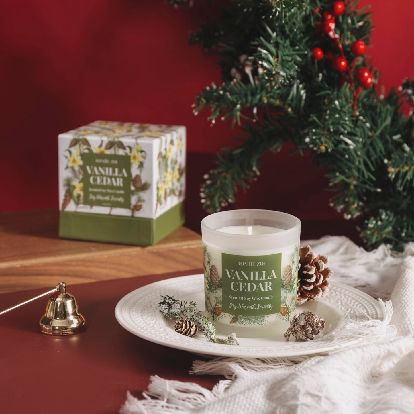 ROMIIE ZOI Aromatherapy Jar Candle - 6oz Soy Wax Candle - Infused with Vanilla Cedar Aroma - with Beautiful Keepsake Box Special for Birthday/Holiday Gifts