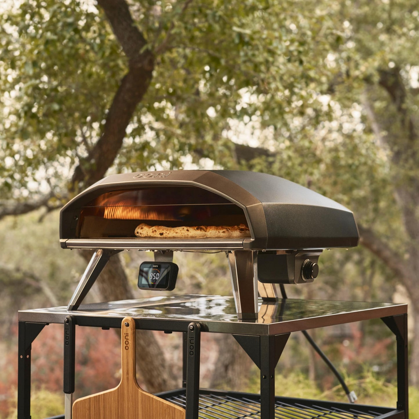 Ooni Koda 2 Pro Gas Pizza Oven – 18" Gas Powered Outdoor Oven with 28 mBar Regulator and Gas Hose, Gas powered Portable Pizza Oven - Black