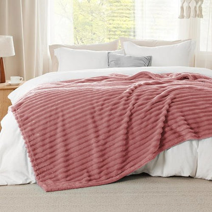 Bedsure GentleSoft Full Blanket - Cozy Dusty Pink Fleece Throw for Women | Perfect Gift for Mom, 84x90 Inches